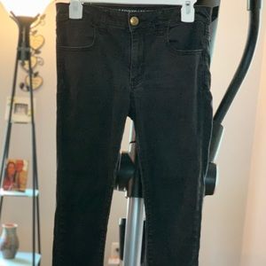 Mid-Rise Black Jegging